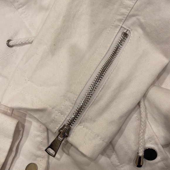 Spatial Paris Beautiful Embroidered Sequence Hooded Jacket - Picture 10 of 11